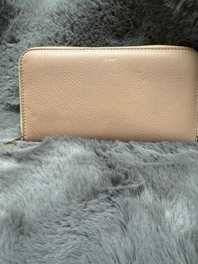 Chloe beige leather zippy.